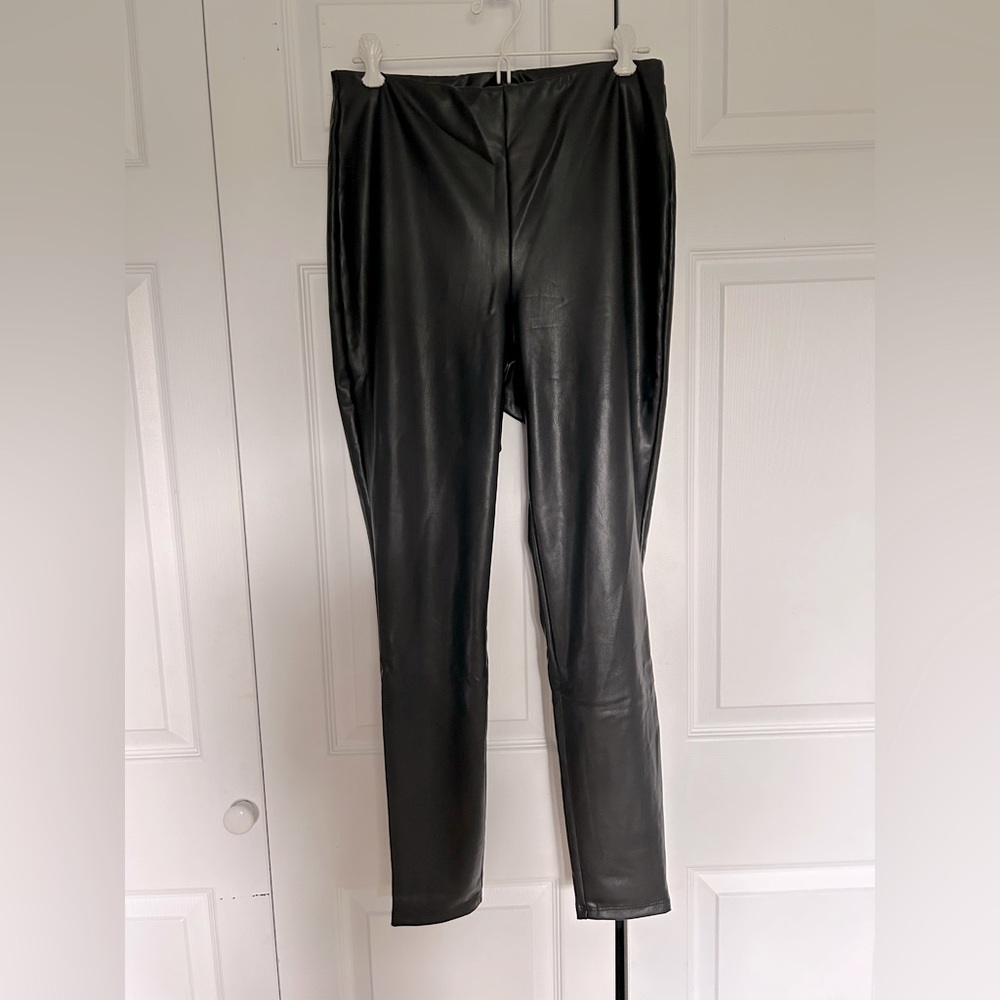 Chic Faux Leather Leggings